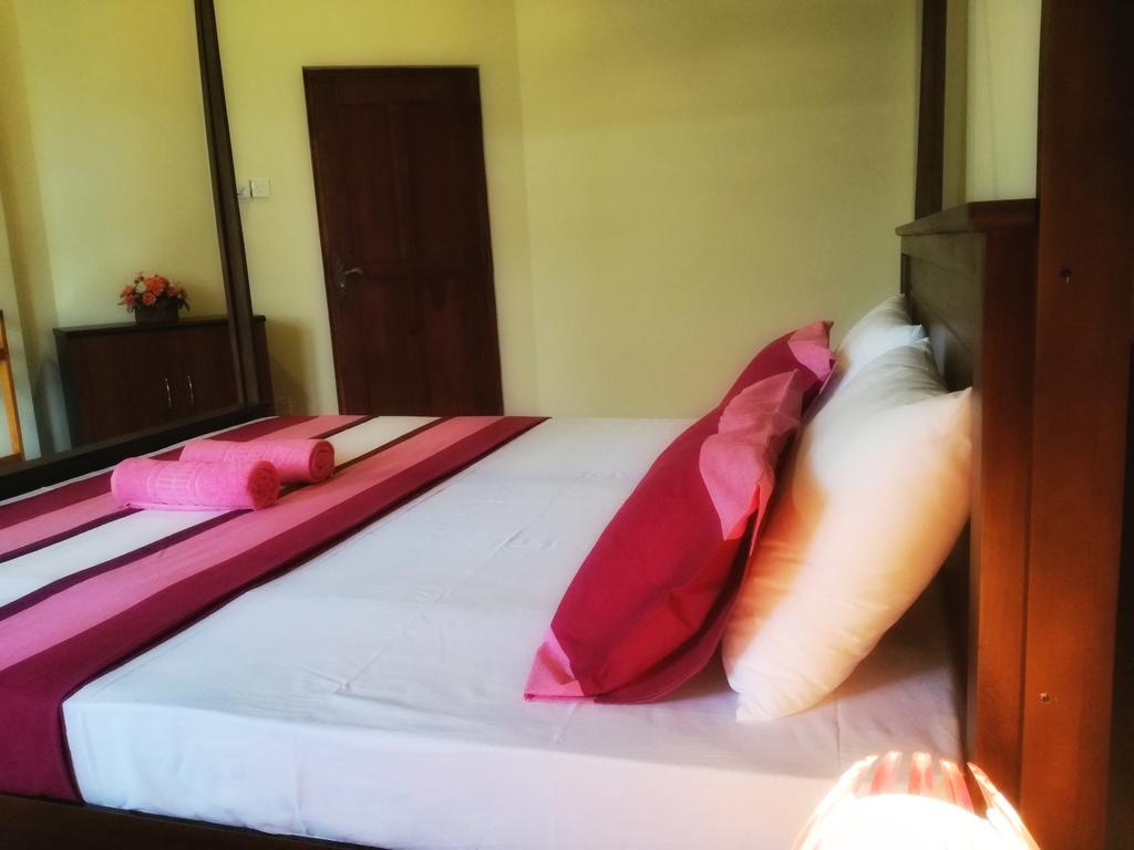 Golden Beach Rest Hotel Tangalle Zewnętrze zdjęcie